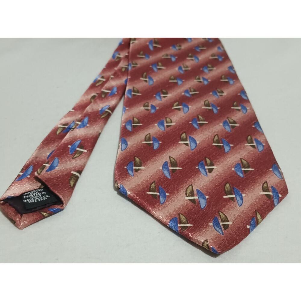 Gianfranco Ruffini Italy 100% Imported Silk Red Pattern Men's Tie Made In USA